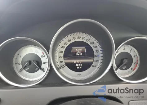 2013 Mercedes-Benz C 250 z USA, uszkodzony, nr VIN WDDGJ4HB8DG028124